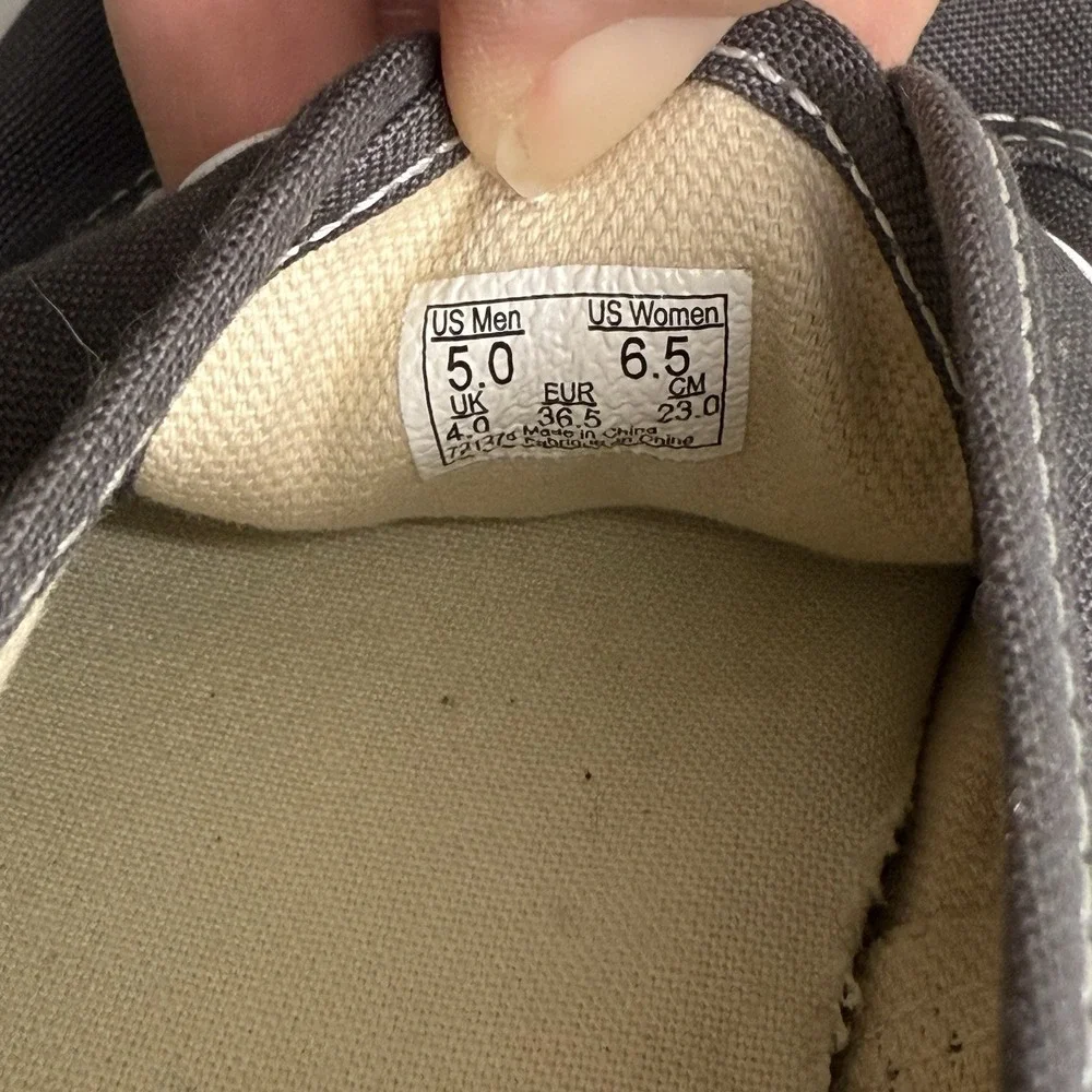Vans Gray‎ and White Classic Lace Up Women's Sneakers size 6.5